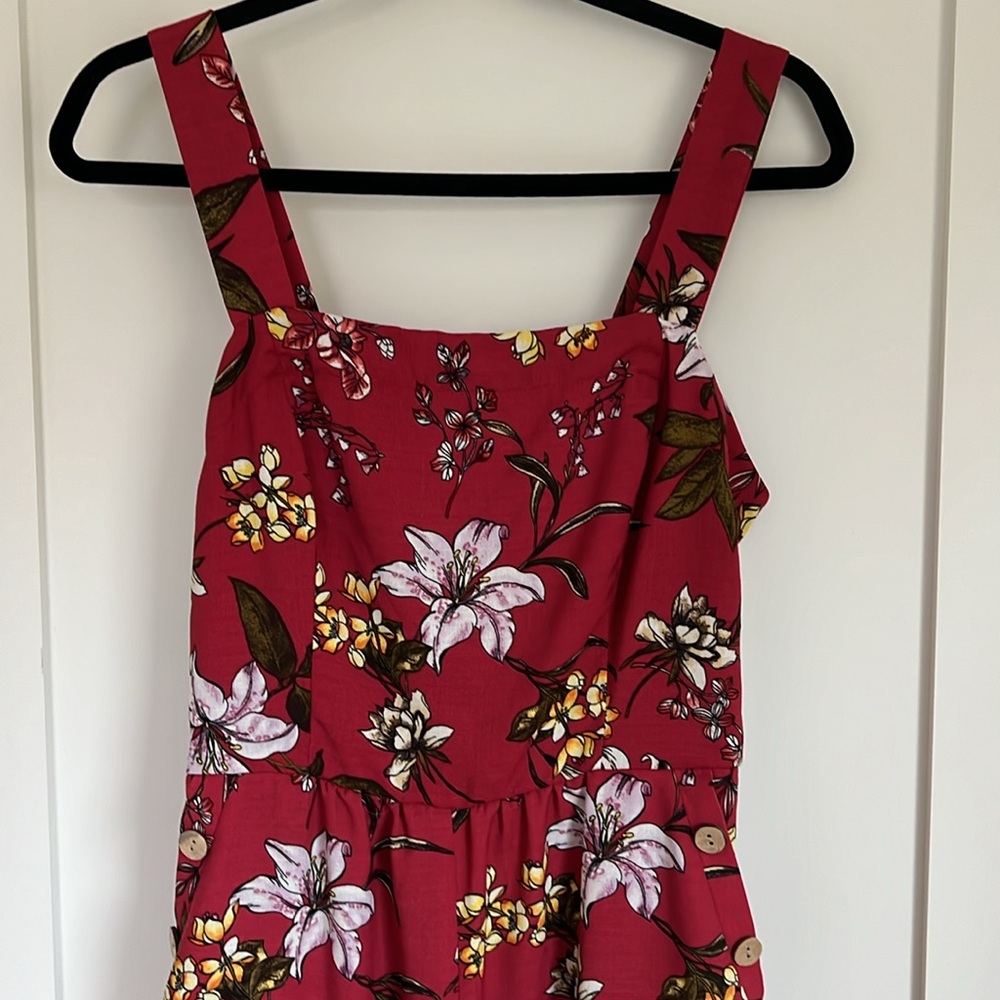 🕶️Red Floral Romper Jumpsuit Medium wide leg - Picture 3 of 6